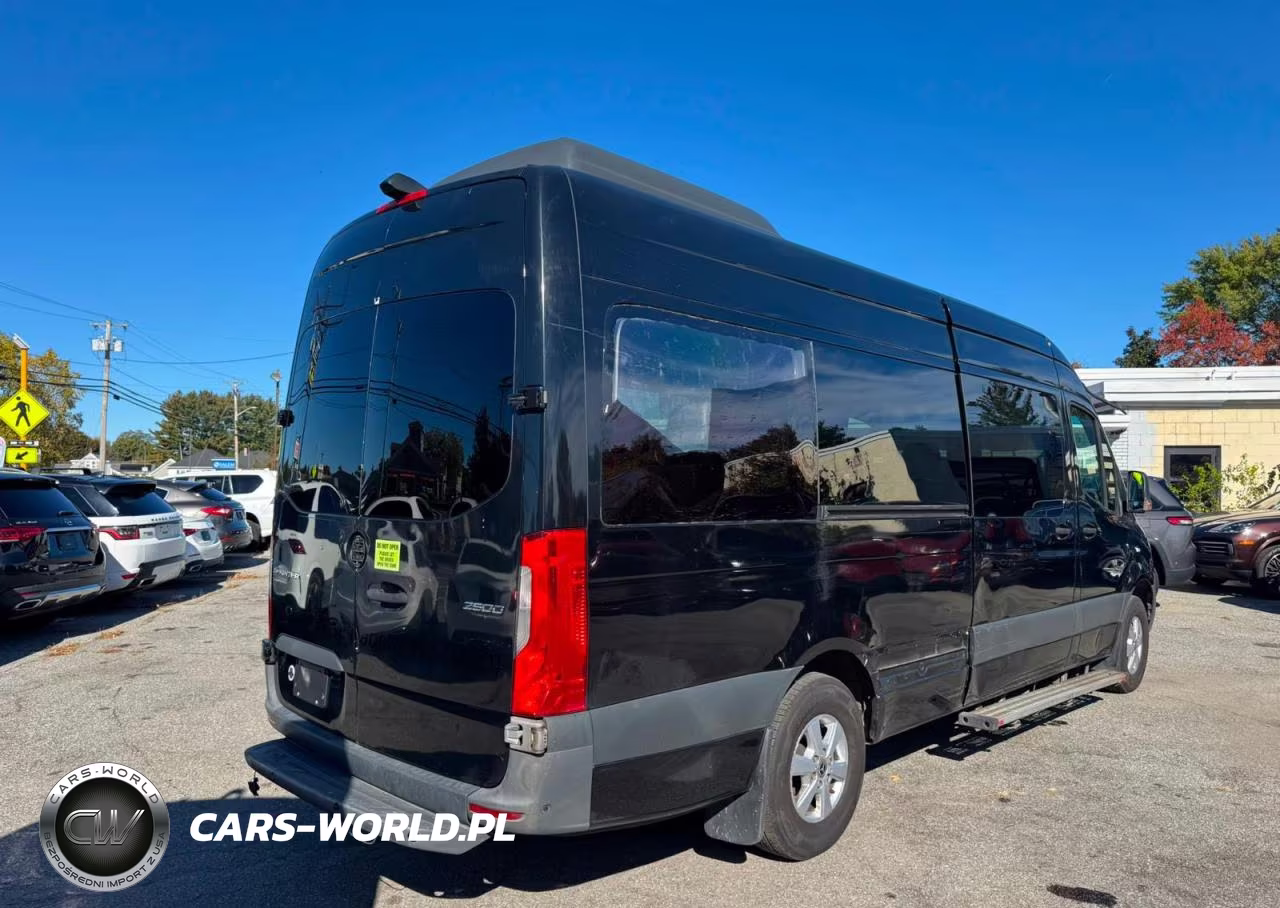 2024 Mercedes-Benz Sprinter 2500 VIN:W1Z4KGHY6RT162426 - 4