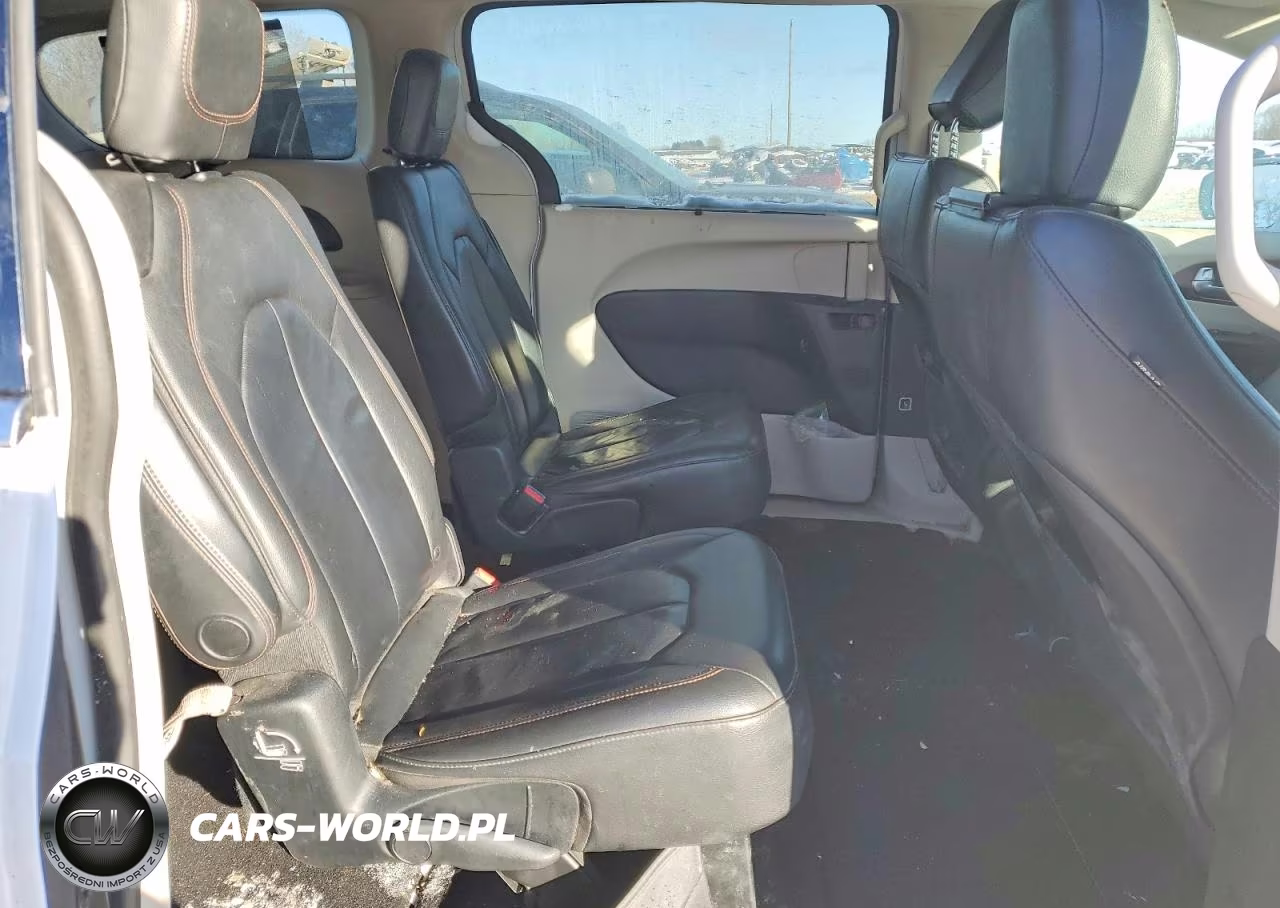 2017 Chrysler Pacifica Touring L VIN:2C4RC1BGXHR587386 - 11