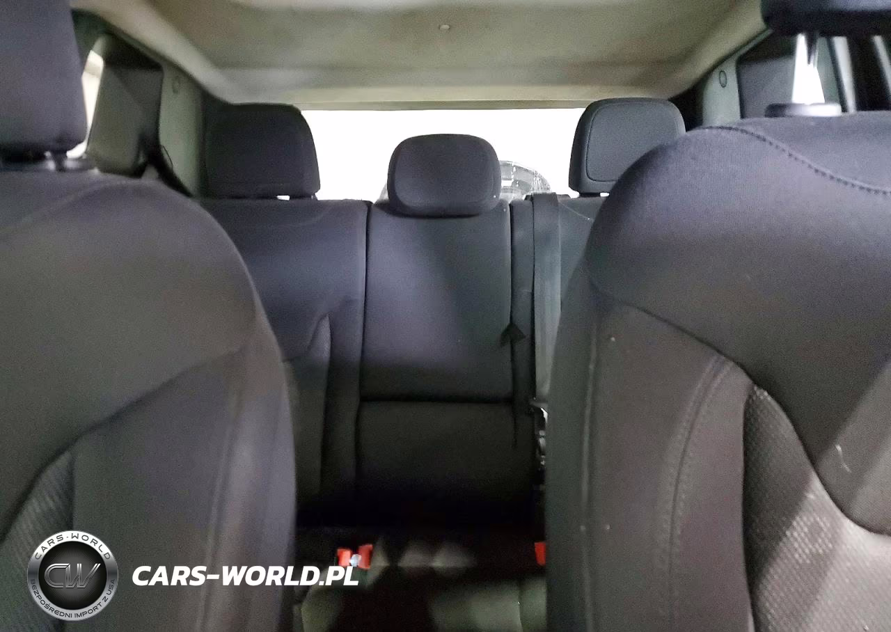 2017 Jeep Renegade Latitude VIN:ZACCJBBB2HPF84590 - 10