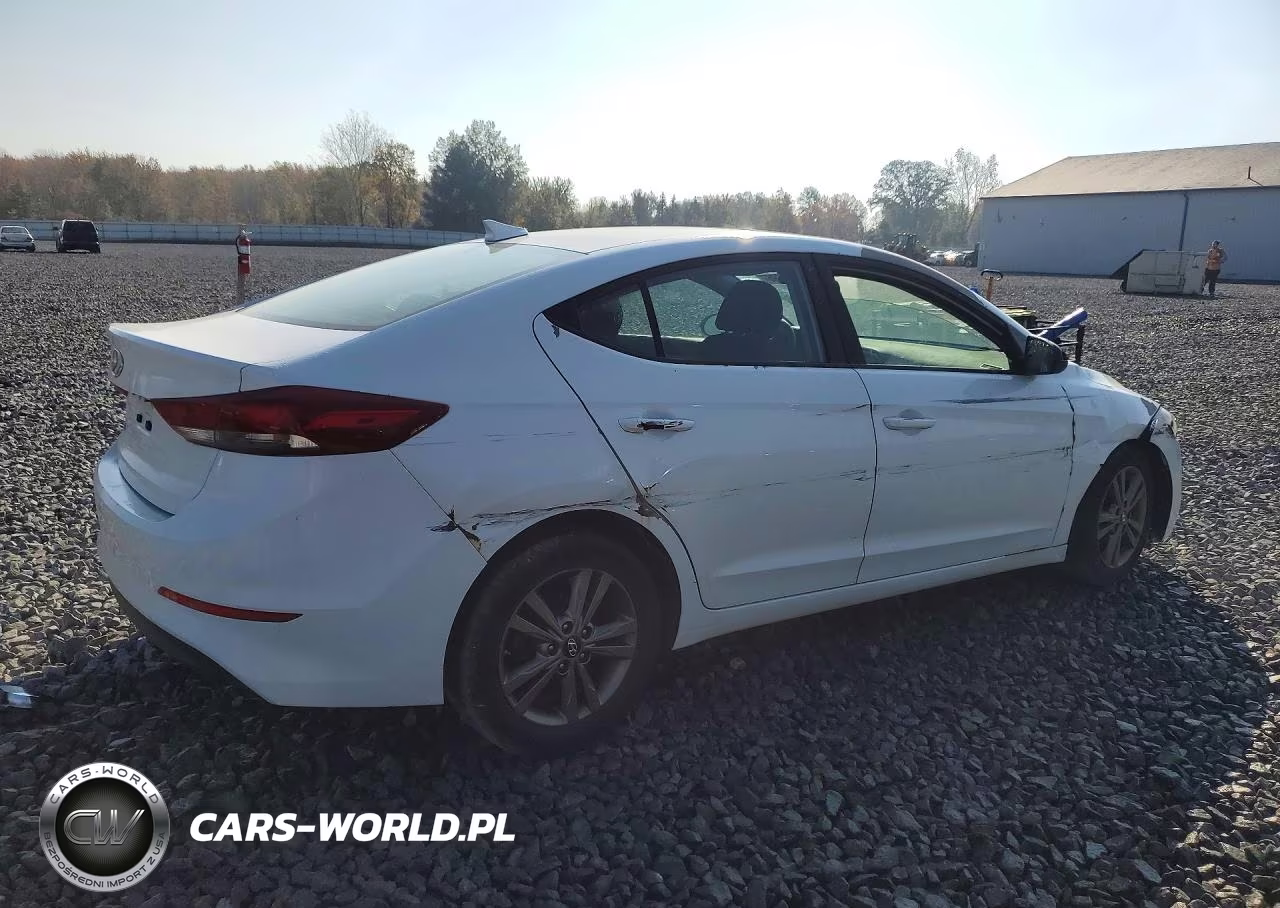 2018 Hyundai Elantra Sel VIN:5NPD84LF4JH238763 - 3