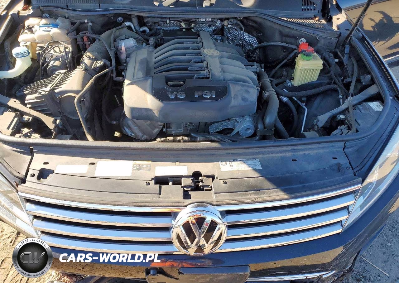 2016 Volkswagen Touareg Sport VIN:WVGEF9BPXGD004803 - 12