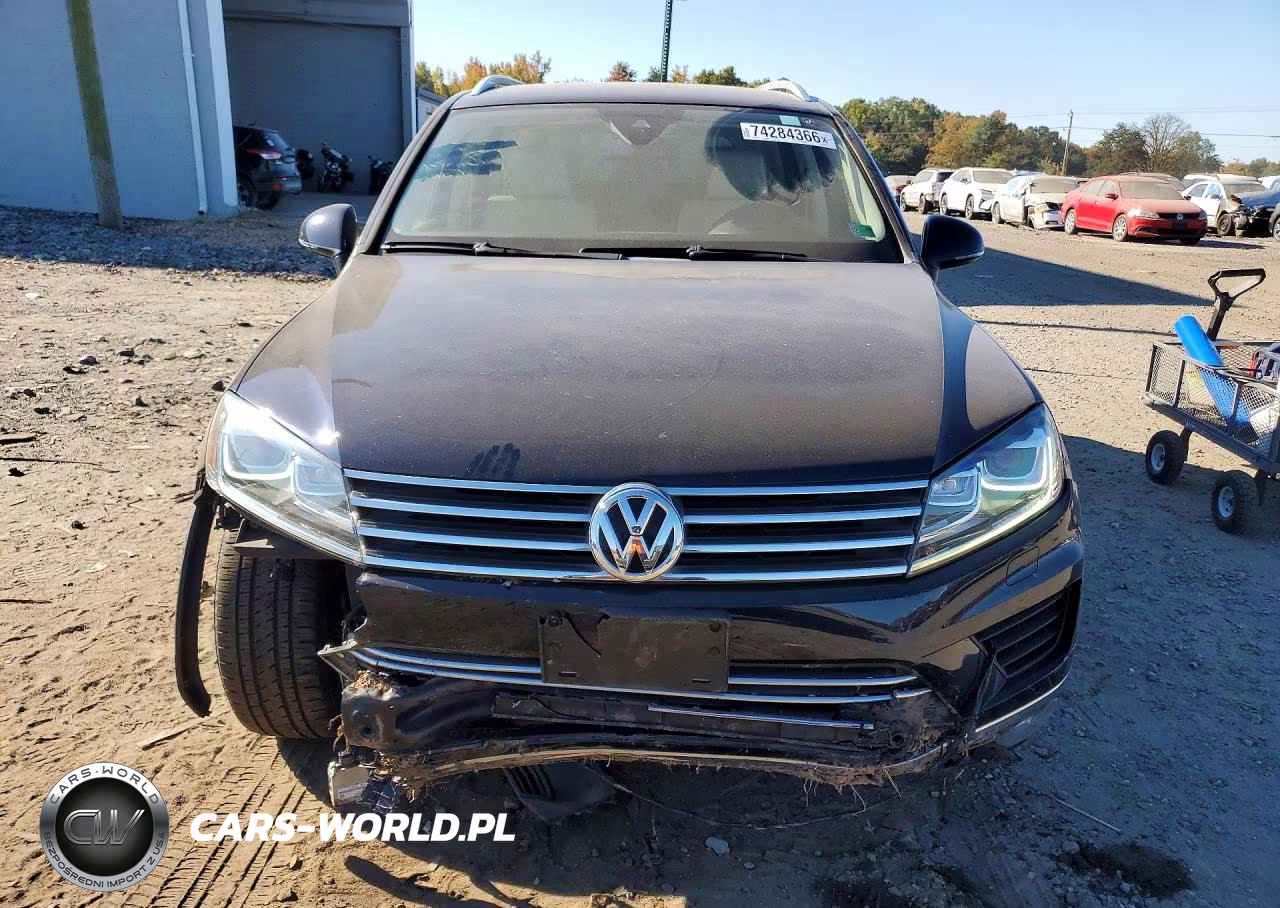 2016 Volkswagen Touareg Sport VIN:WVGEF9BPXGD004803 - 5