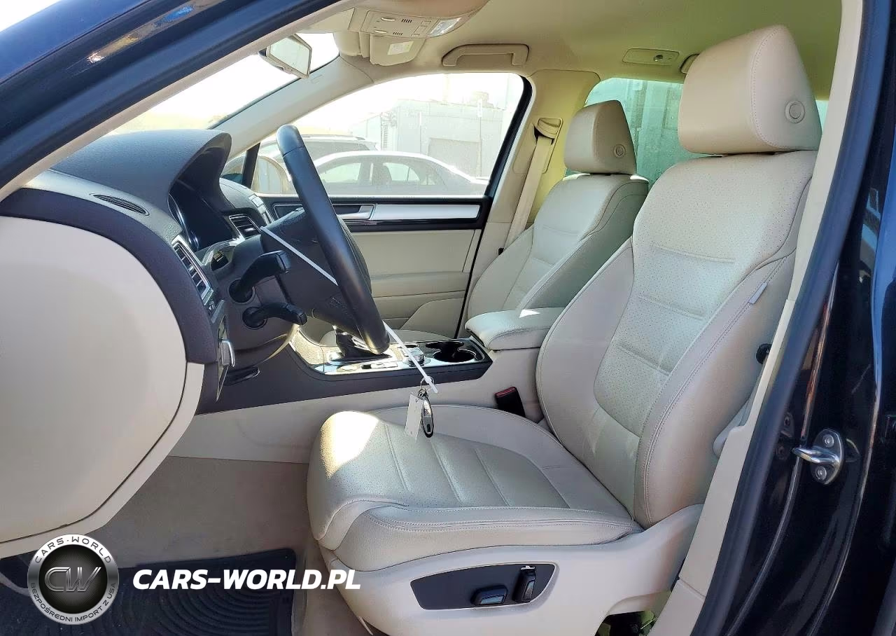 2016 Volkswagen Touareg Sport VIN:WVGEF9BPXGD004803 - 7