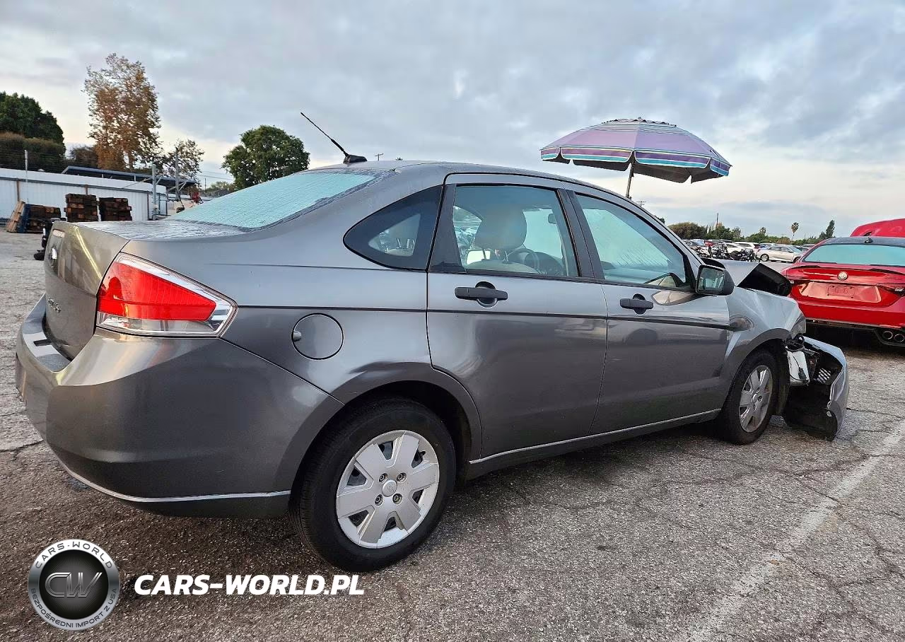 2010 Ford Focus S VIN:1FAHP3EN4AW292339 - 3