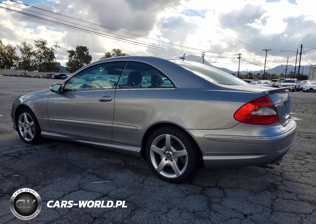 2007 Mercedes-Benz Clk 550 VIN:WDBTJ72HX7F209810 - 2