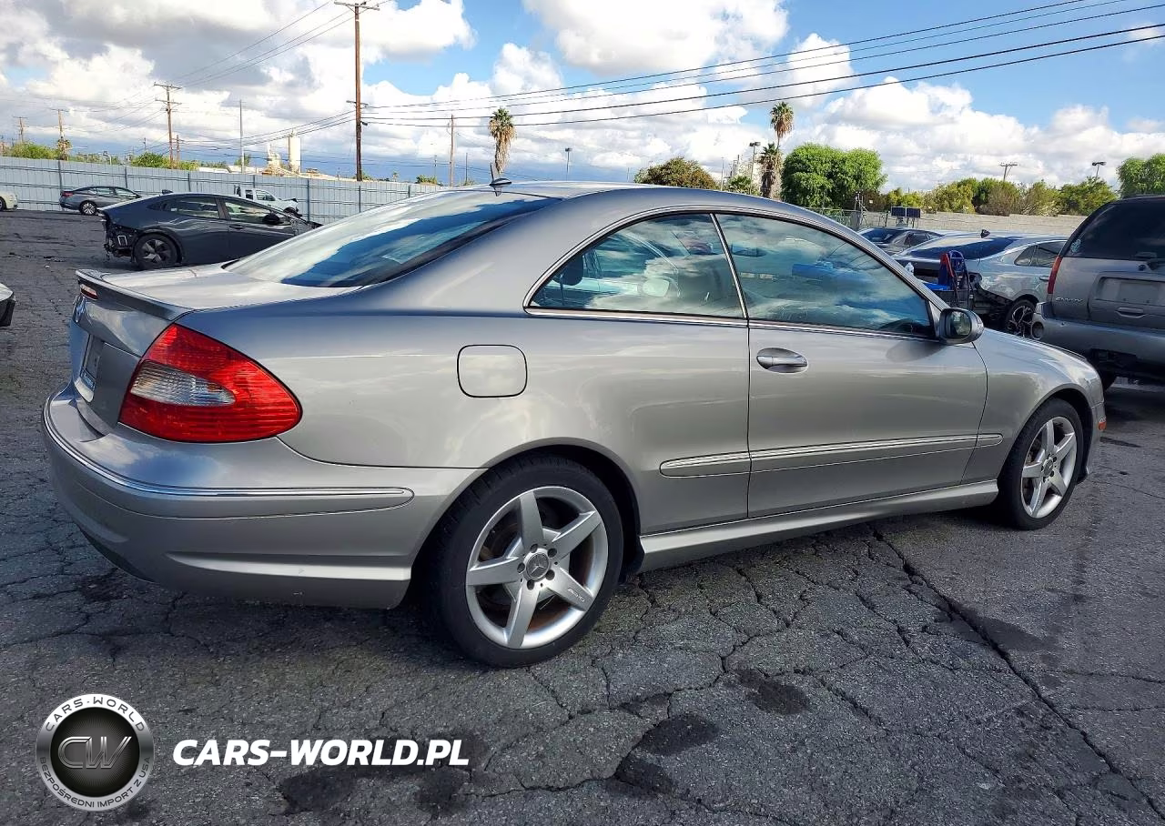 2007 Mercedes-Benz Clk 550 VIN:WDBTJ72HX7F209810 - 3