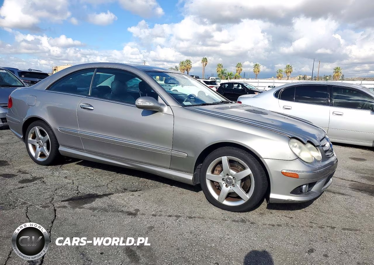 2007 Mercedes-Benz Clk 550 VIN:WDBTJ72HX7F209810 - 4