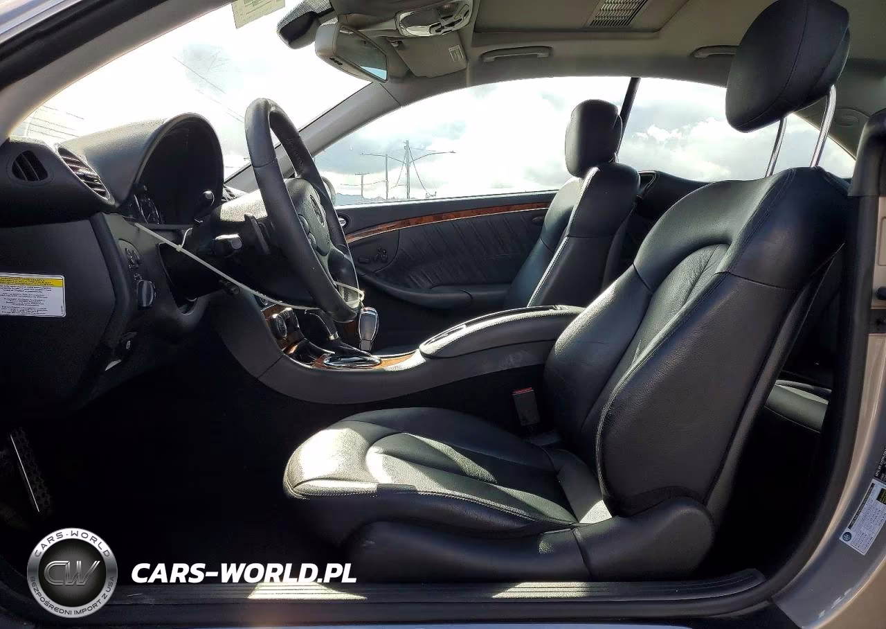 2007 Mercedes-Benz Clk 550 VIN:WDBTJ72HX7F209810 - 7