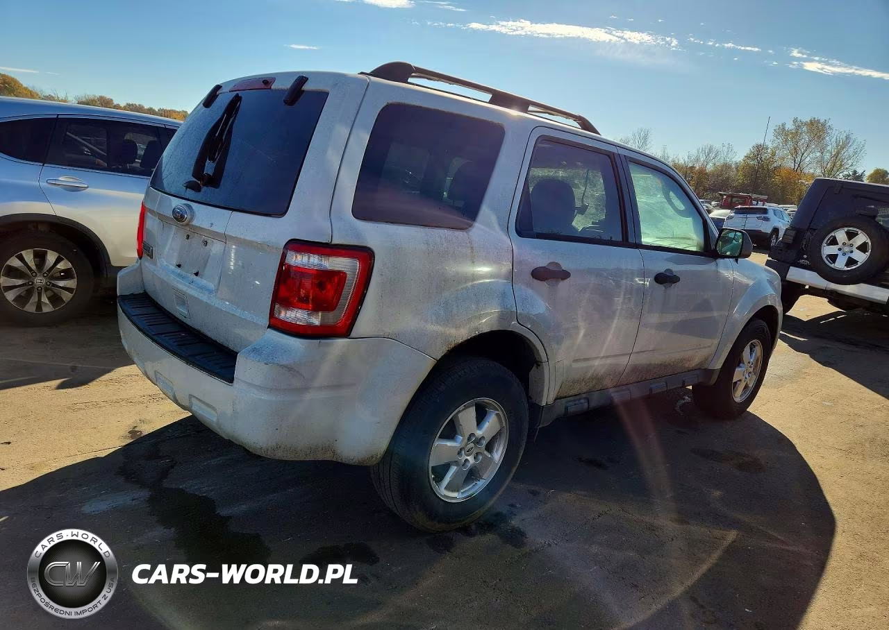 2011 Ford Escape Xlt VIN:1FMCU9D77BKB43415 - 3