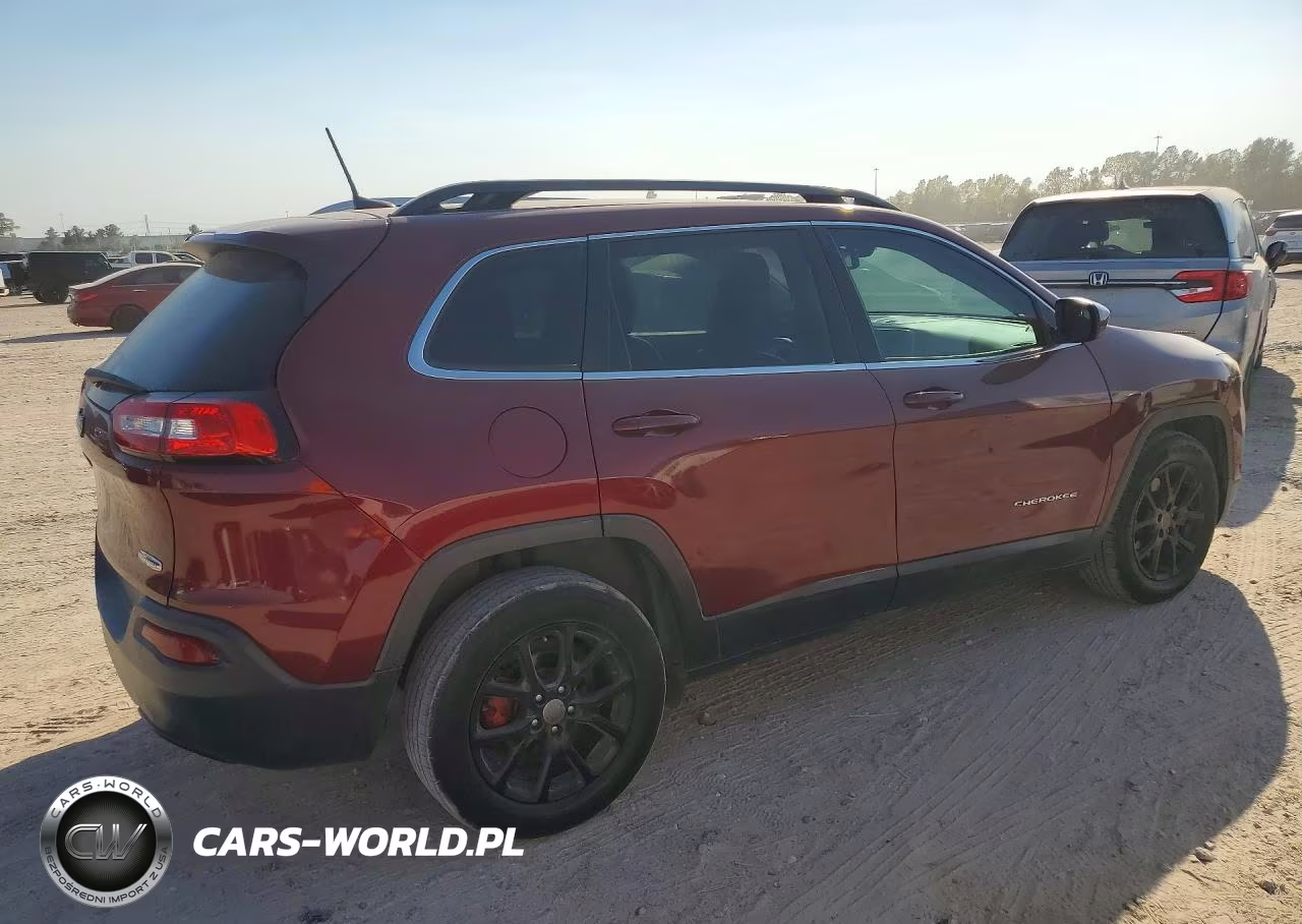 2018 Jeep Cherokee Latitude Plus VIN:1C4PJLLB1JD621901 - 3