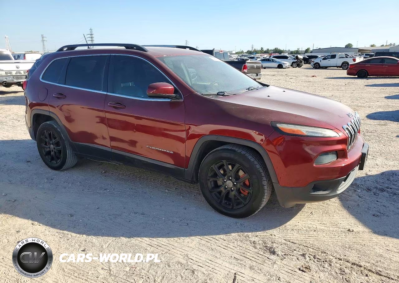 2018 Jeep Cherokee Latitude Plus VIN:1C4PJLLB1JD621901 - 4
