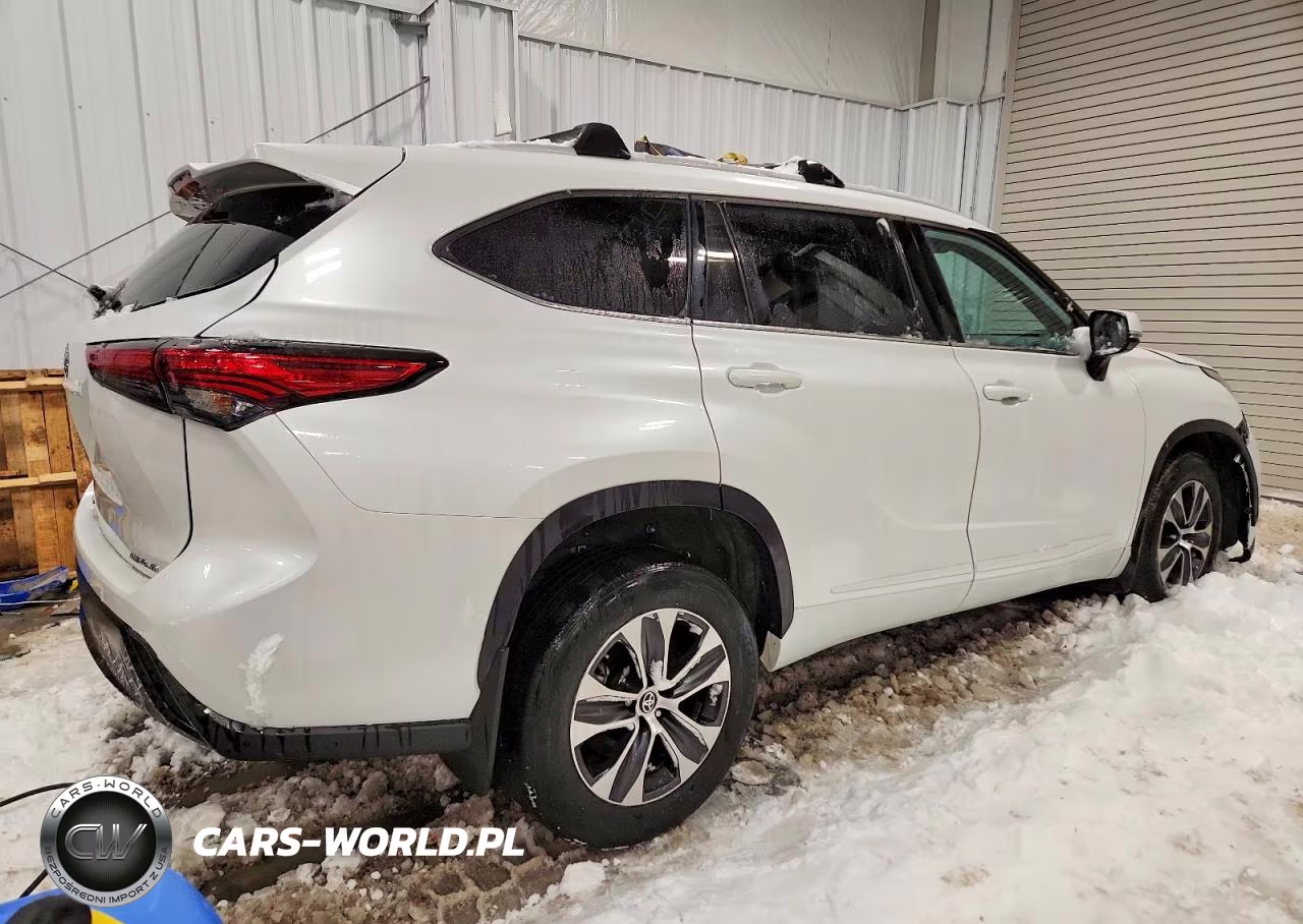 2022 Toyota Highlander Xle VIN:5TDGZRBH1NS248872 - 3