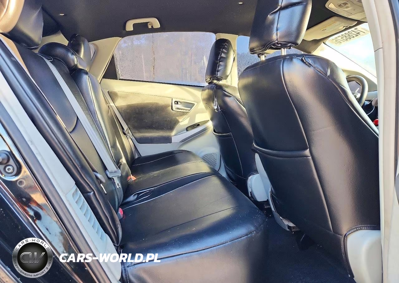 2014 Toyota Prius Two VIN:JTDKN3DU4E1776917 - 10