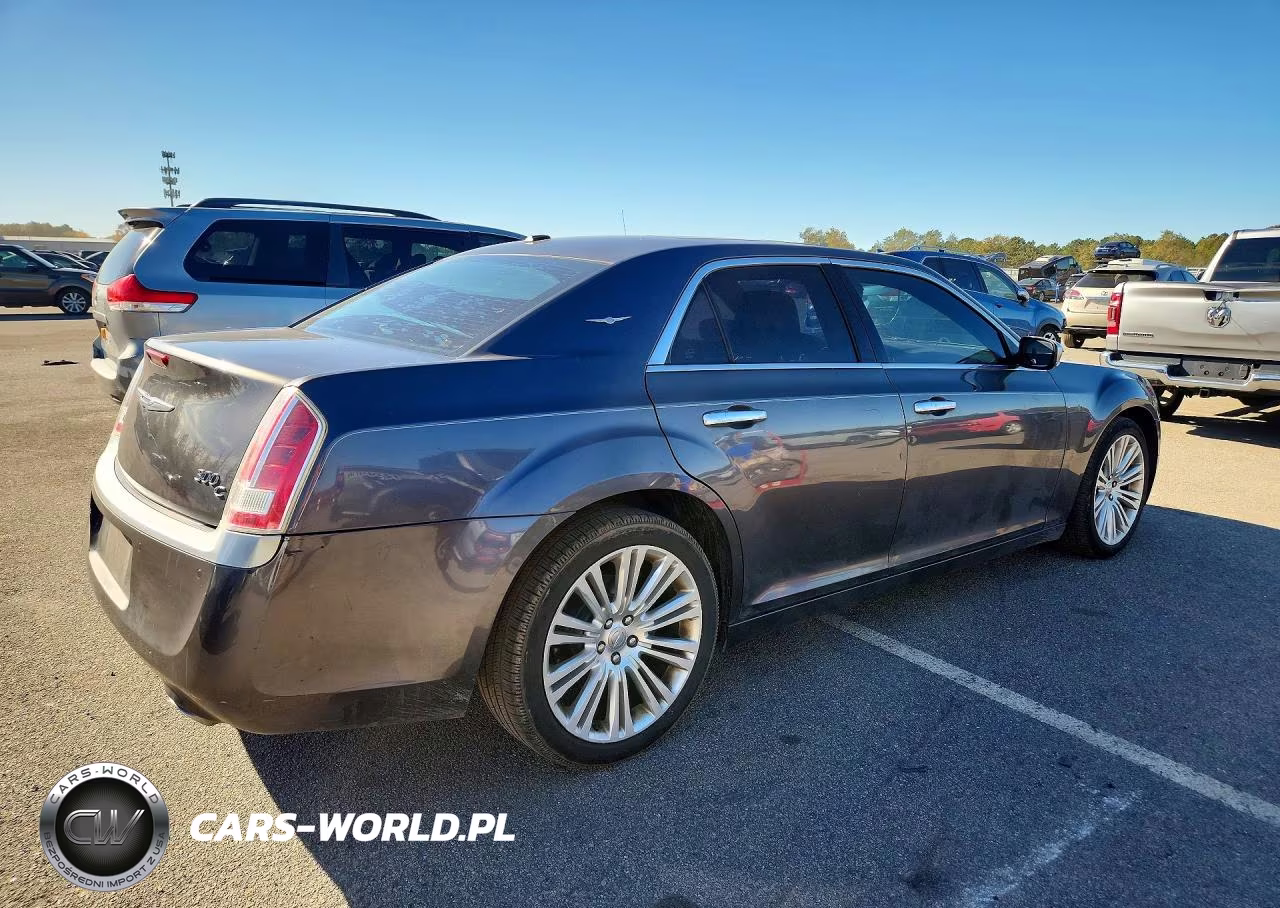 2014 Chrysler 300C Varvatos VIN:2C3CCADT0EH296966 - 3