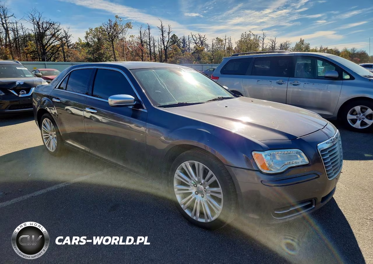 2014 Chrysler 300C Varvatos VIN:2C3CCADT0EH296966 - 4