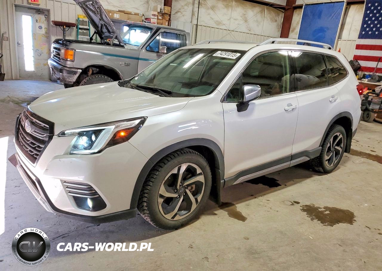 2024 Subaru Forester Touring – zdjęcie 1 z 13