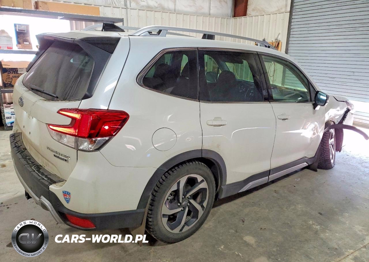 2024 Subaru Forester Touring VIN:JF2SKAMC9RH403858 - 3