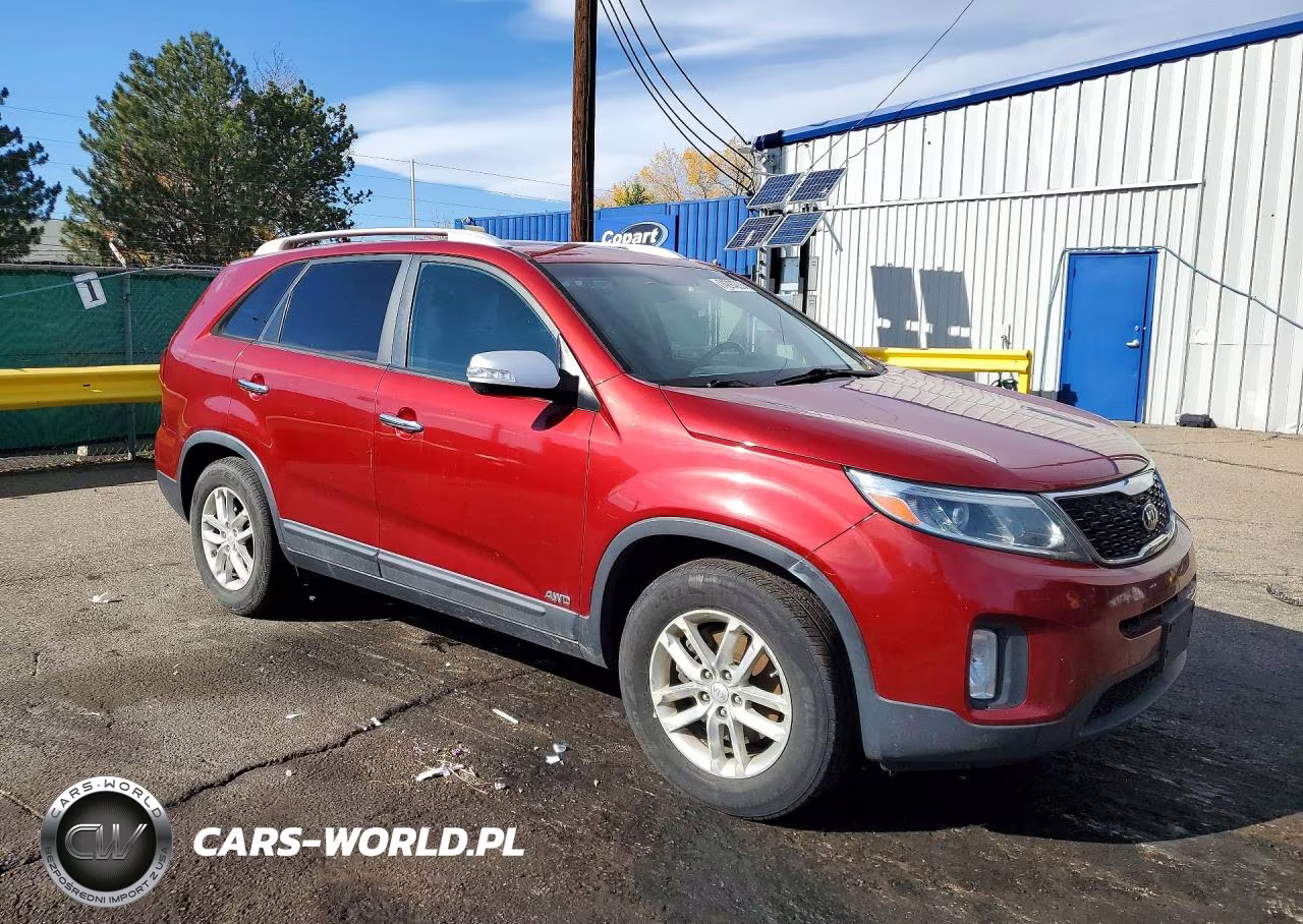 2015 Kia Sorento Lx VIN:5XYKTCA67FG561531 - 4