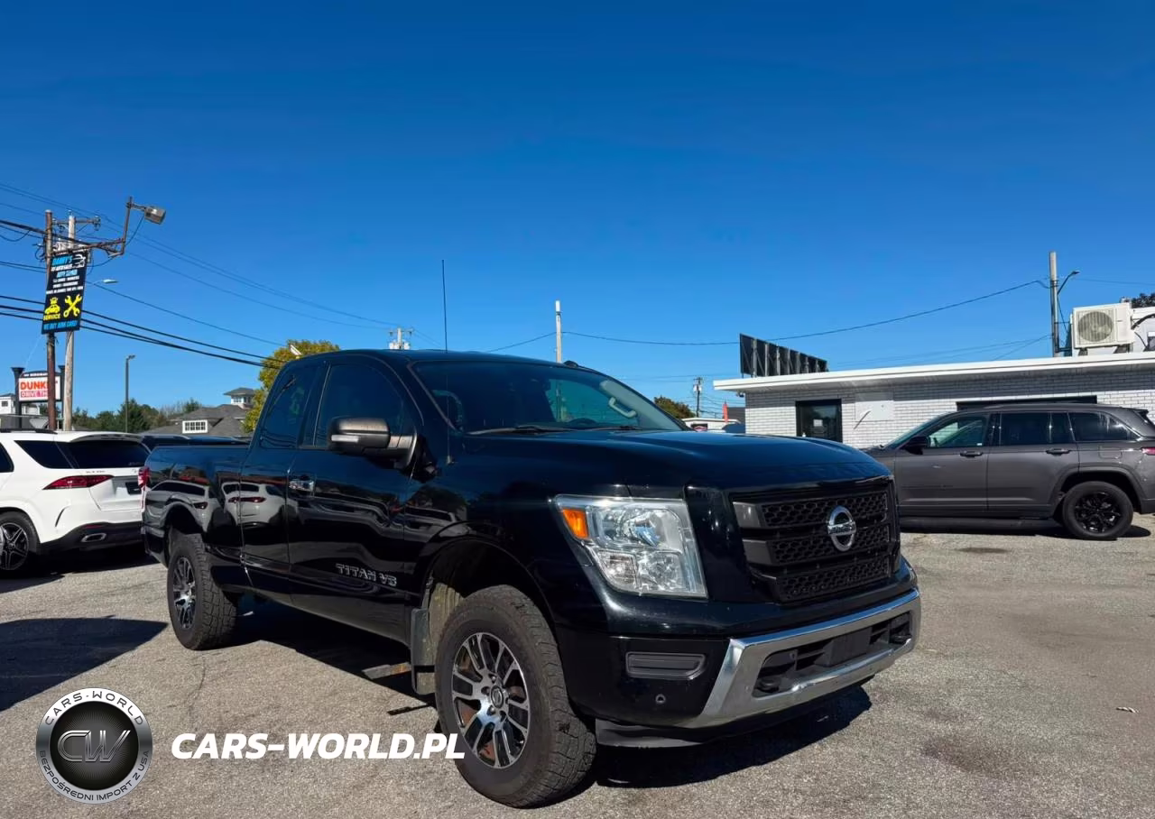2020 Nissan Titan Sv