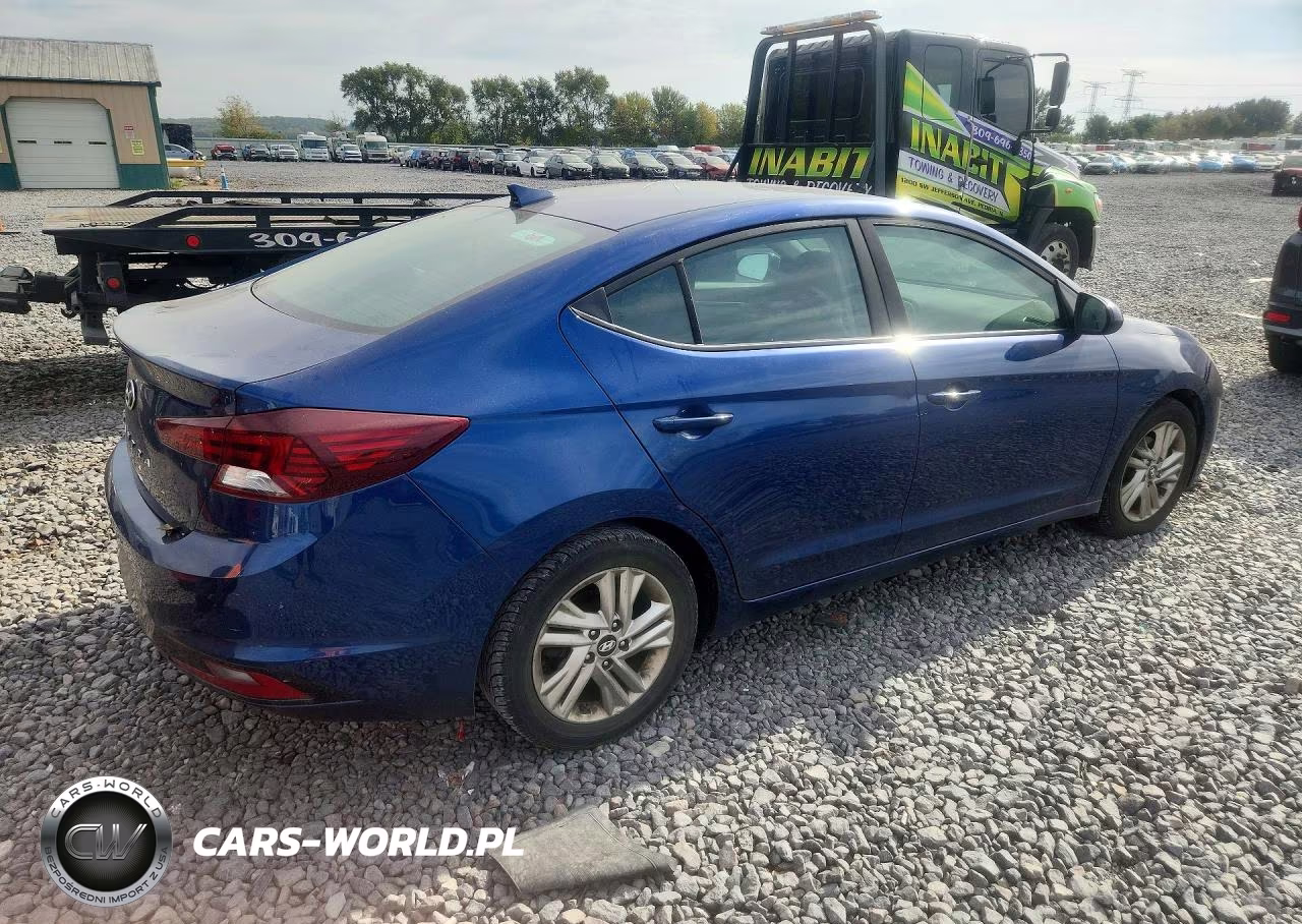 2019 Hyundai Elantra Se VIN:5NPD84LF9KH418001 - 3