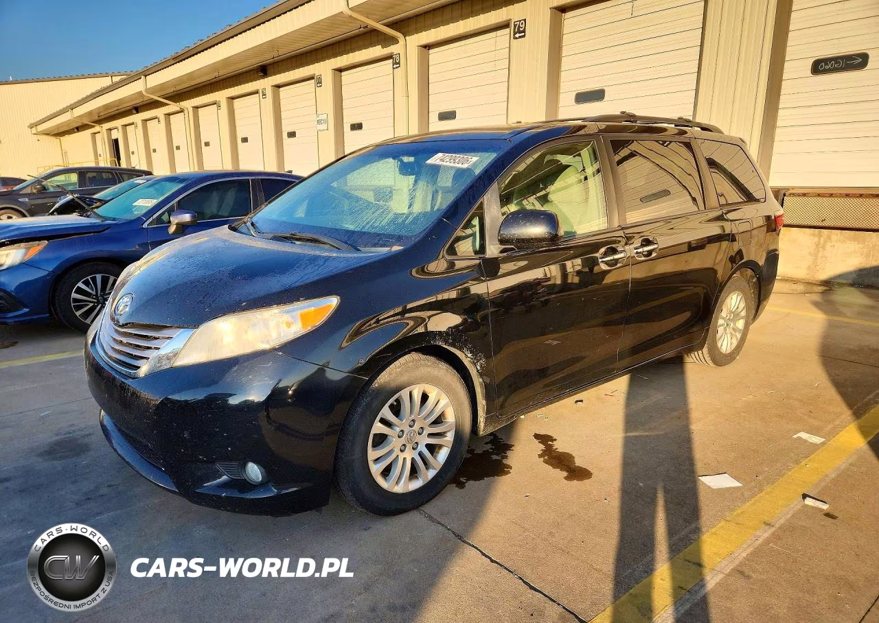 2015 Toyota Sienna Xle 8-Passenger – zdjęcie 1 z 13