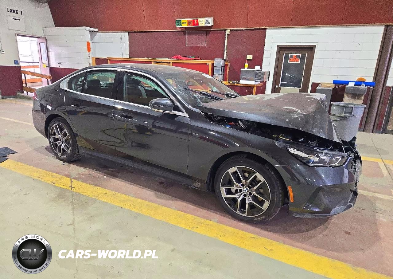 2027 BMW 530 Xi VIN:WBA53FJ02VCY19691 - 4
