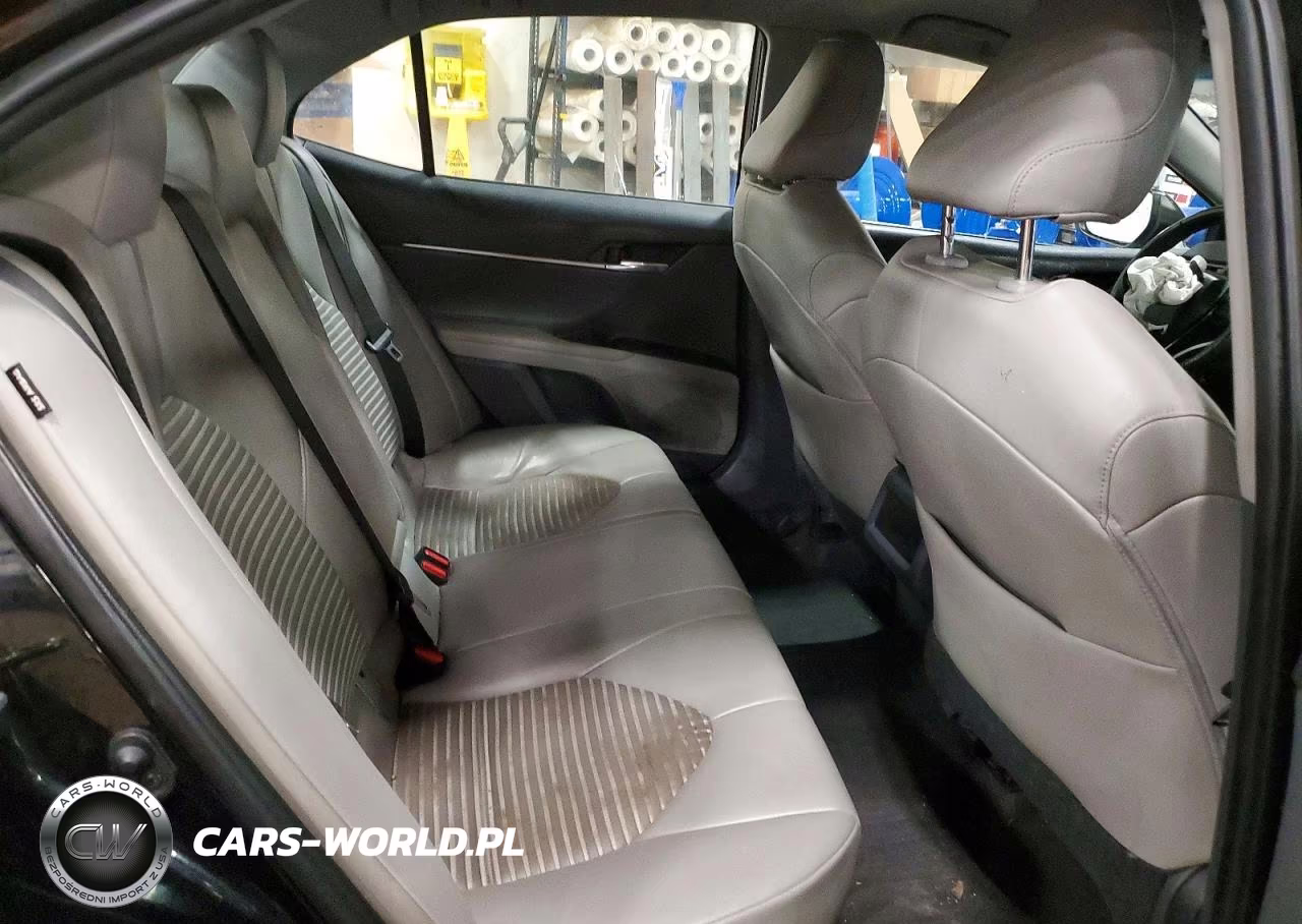 2020 Toyota Camry Se VIN:4T1G11AK8LU329684 - 10