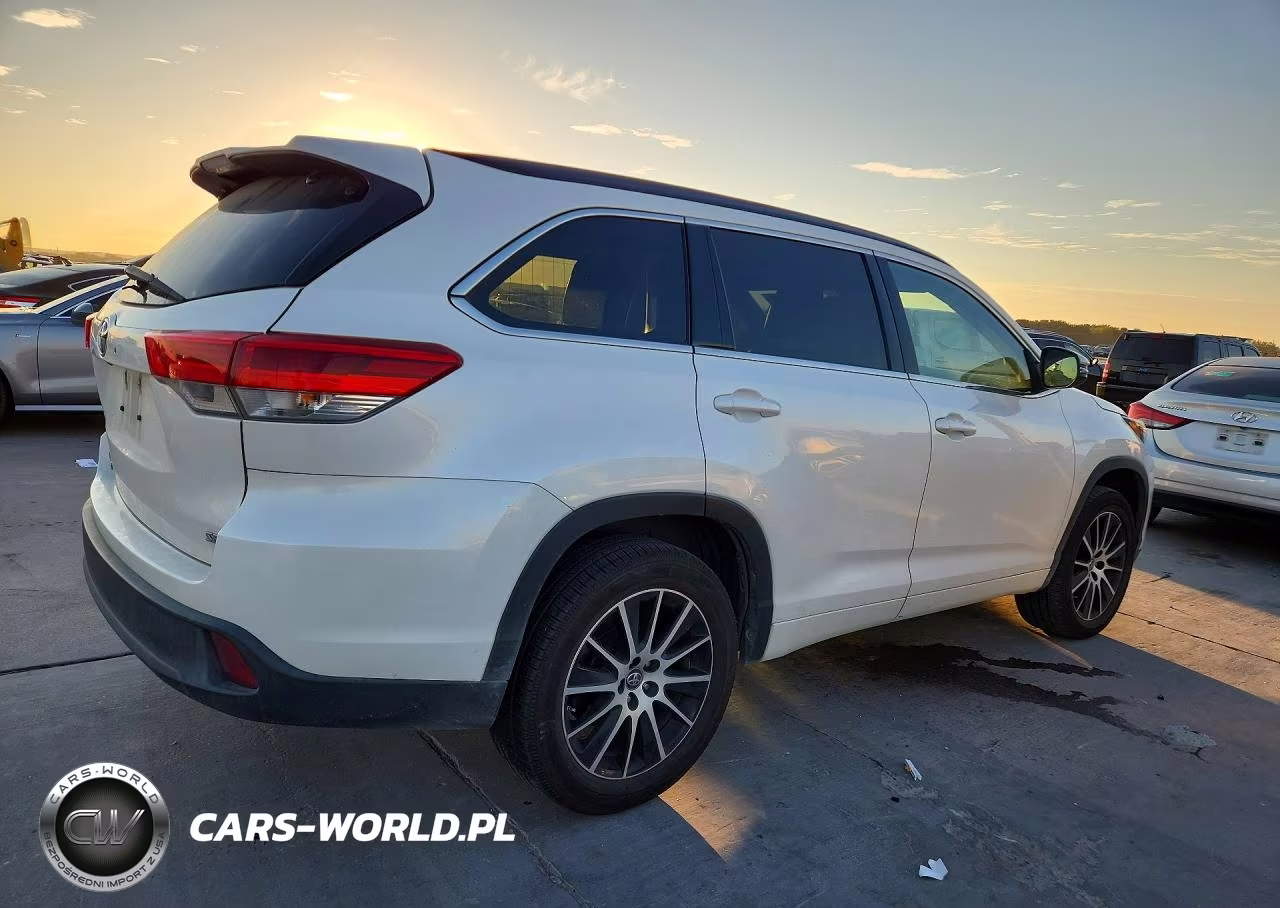 2018 Toyota Highlander Se VIN:5TDKZRFH2JS288098 - 3