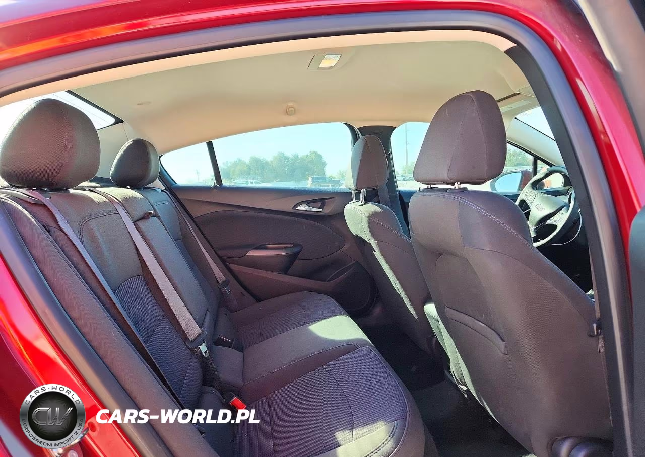 2018 Chevrolet Cruze Lt VIN:1G1BE5SM4J7143347 - 10