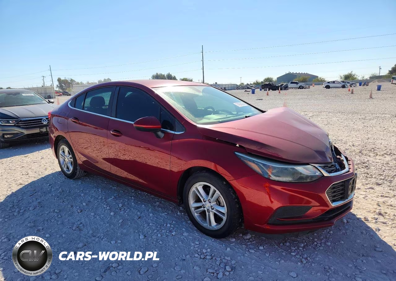 2018 Chevrolet Cruze Lt VIN:1G1BE5SM4J7143347 - 4