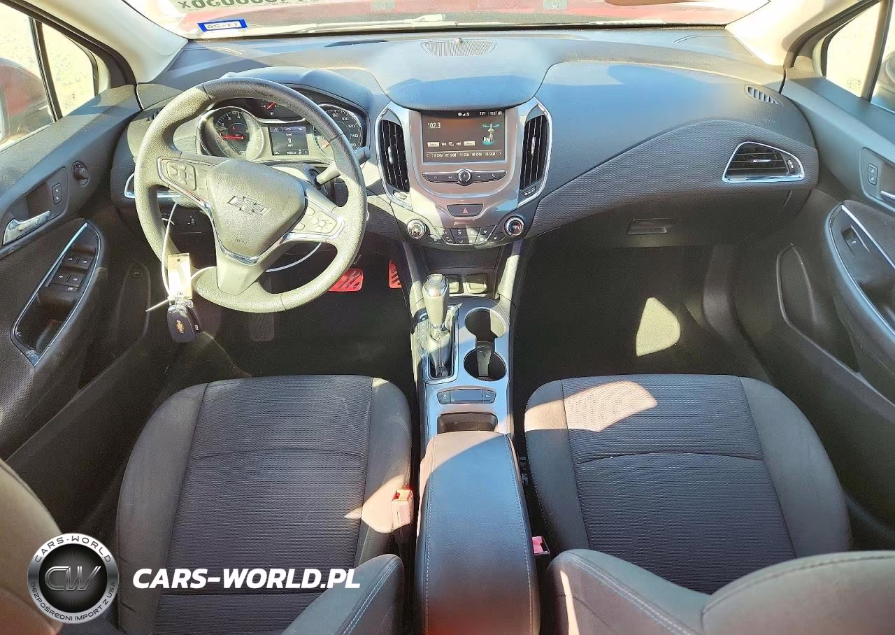 2018 Chevrolet Cruze Lt VIN:1G1BE5SM4J7143347 - 8