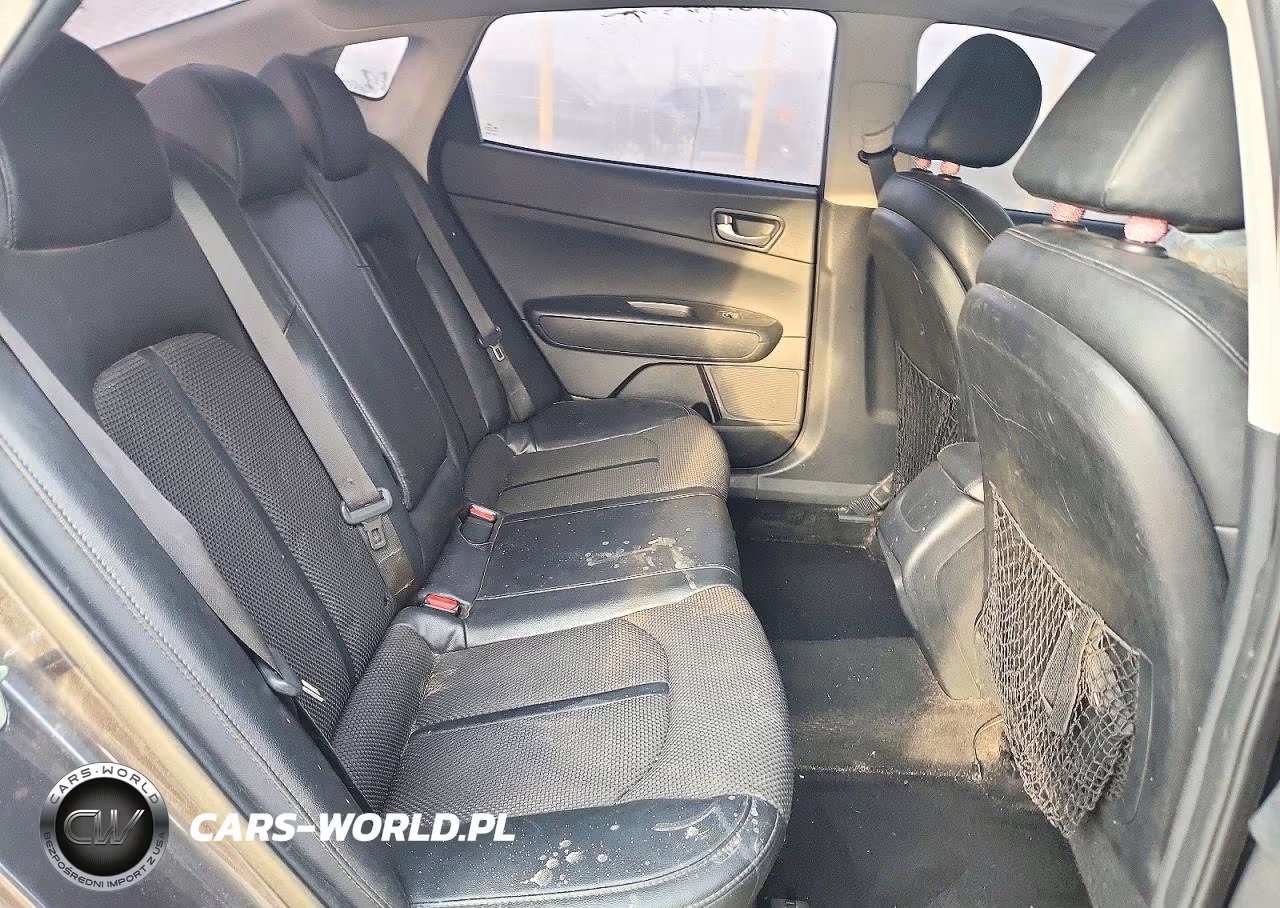 2019 Kia Optima S VIN:5XXGT4L30KG295797 - 10