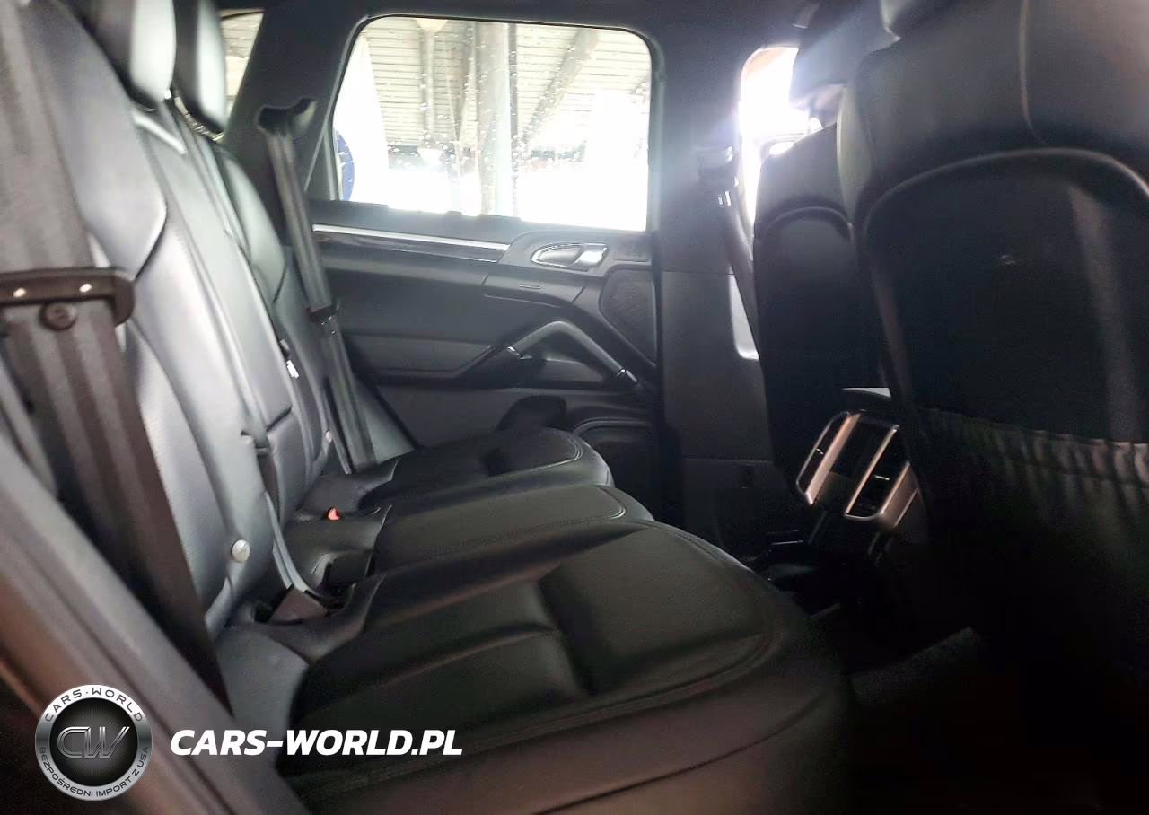 2016 Porsche Cayenne VIN:WP1AA2A25GKA12140 - 10