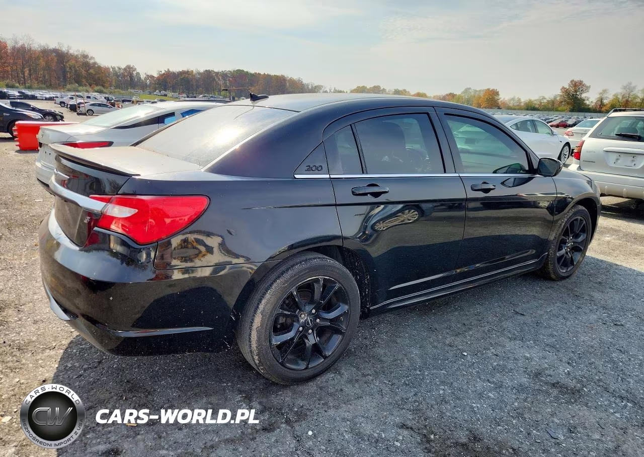 2014 Chrysler 200 Touring VIN:1C3CCBBG9EN179843 - 3