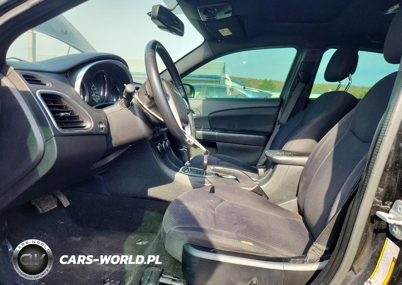 2014 Chrysler 200 Touring VIN:1C3CCBBG9EN179843 - 7