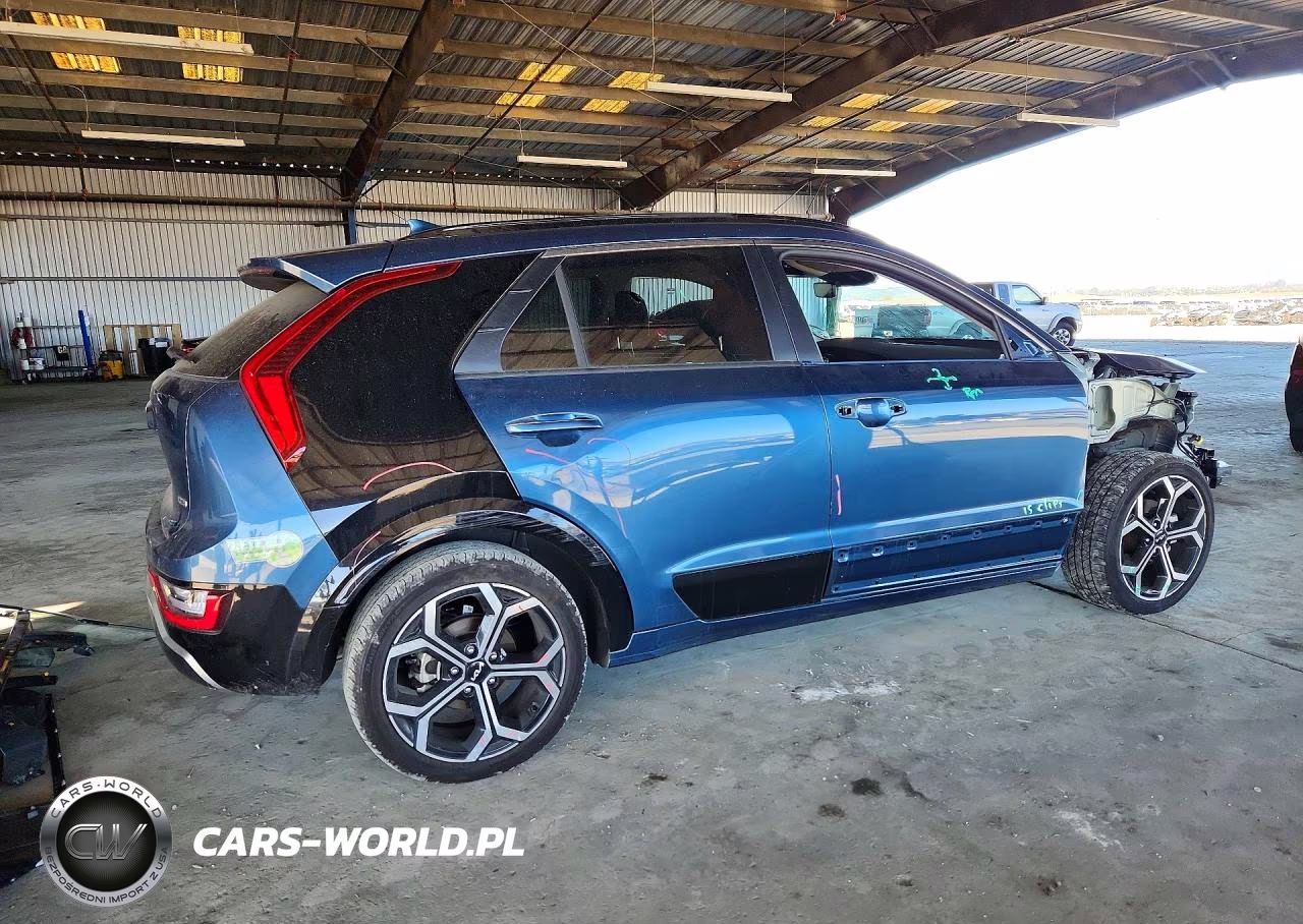 2023 Kia Niro Sx Touring VIN:KNDCR3LF9P5086815 - 3