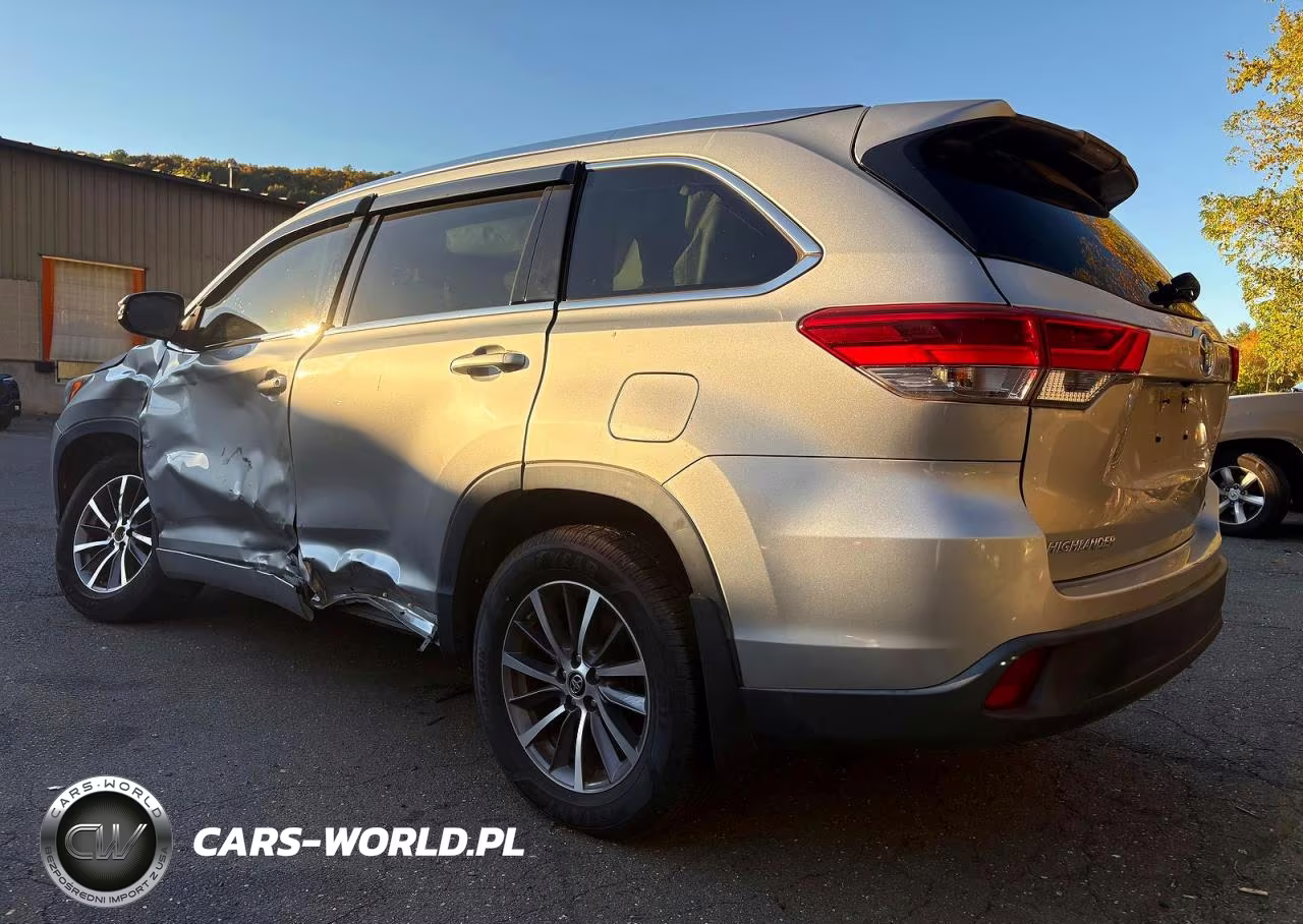 2017 Toyota Highlander Xle VIN:5TDKZRFH1HS508437 - 3