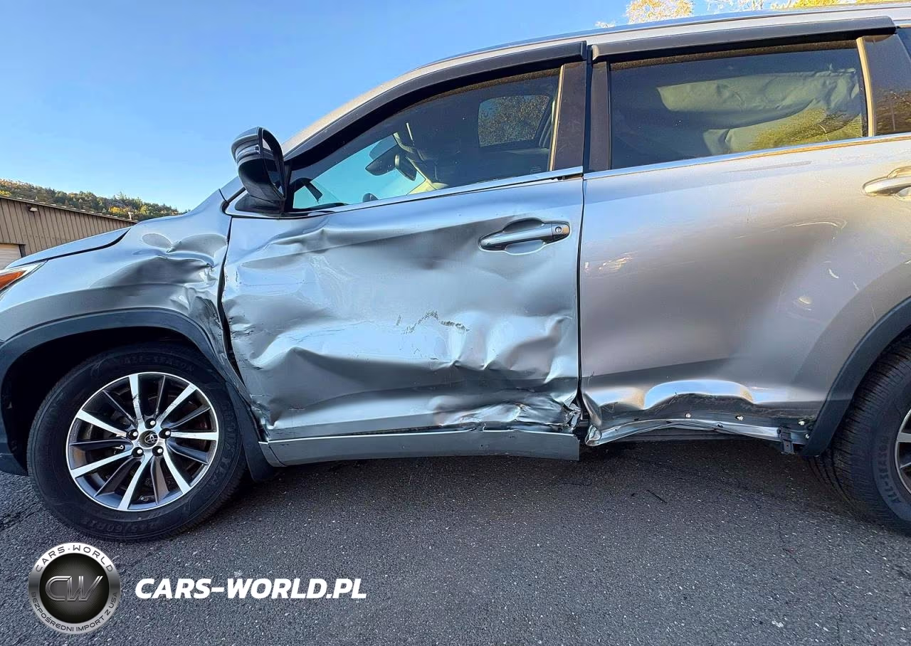 2017 Toyota Highlander Xle VIN:5TDKZRFH1HS508437 - 5