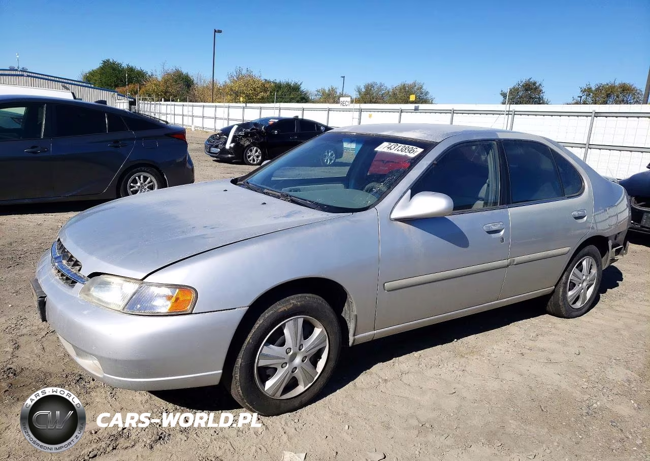 1999 Nissan Altima Xe – zdjęcie 1 z 13