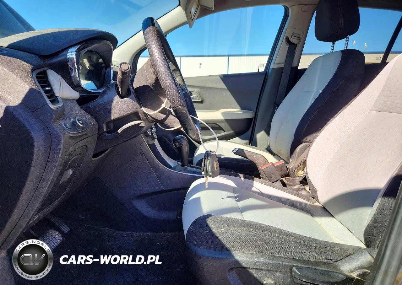 2019 Chevrolet Trax Ls VIN:3GNCJKSB2KL212884 - 7
