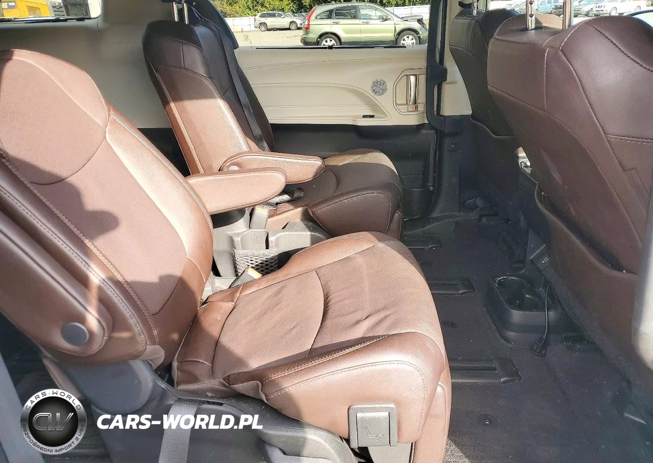 2024 Toyota Sienna Platinum 7-Passenger VIN:5TDESKFC1RS127007 - 11