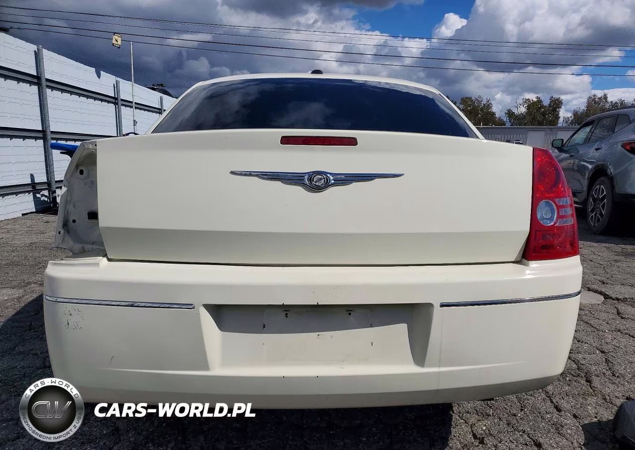 2010 Chrysler 300 Touring VIN:2C3CA5CVXAH133879 - 6