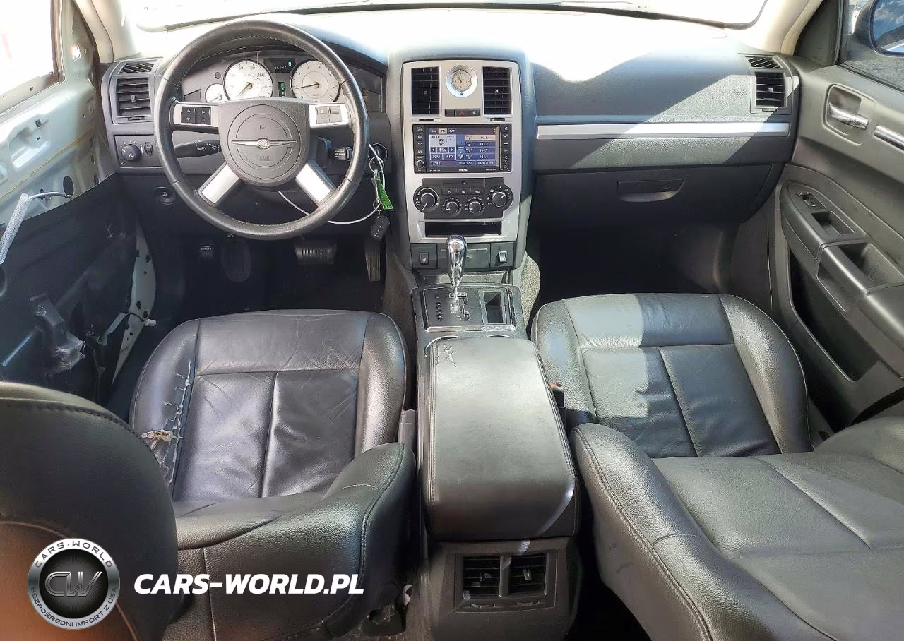 2010 Chrysler 300 Touring VIN:2C3CA5CVXAH133879 - 8
