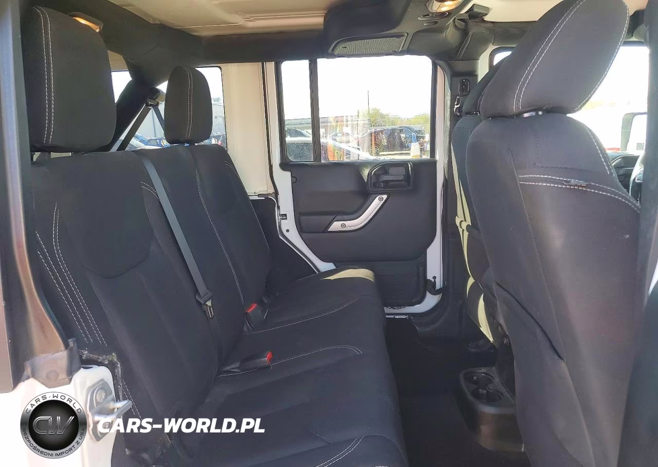 2018 Jeep Wrangler Unlimited Sahara VIN:1C4HJWEG9JL931170 - 10