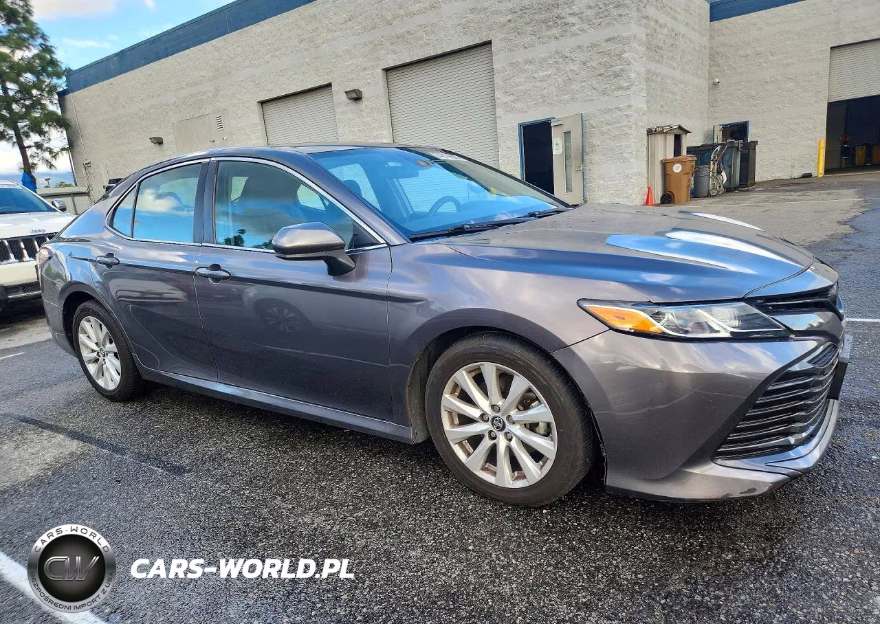 2020 Toyota Camry Le VIN:4T1C11AKXLU884618 - 4