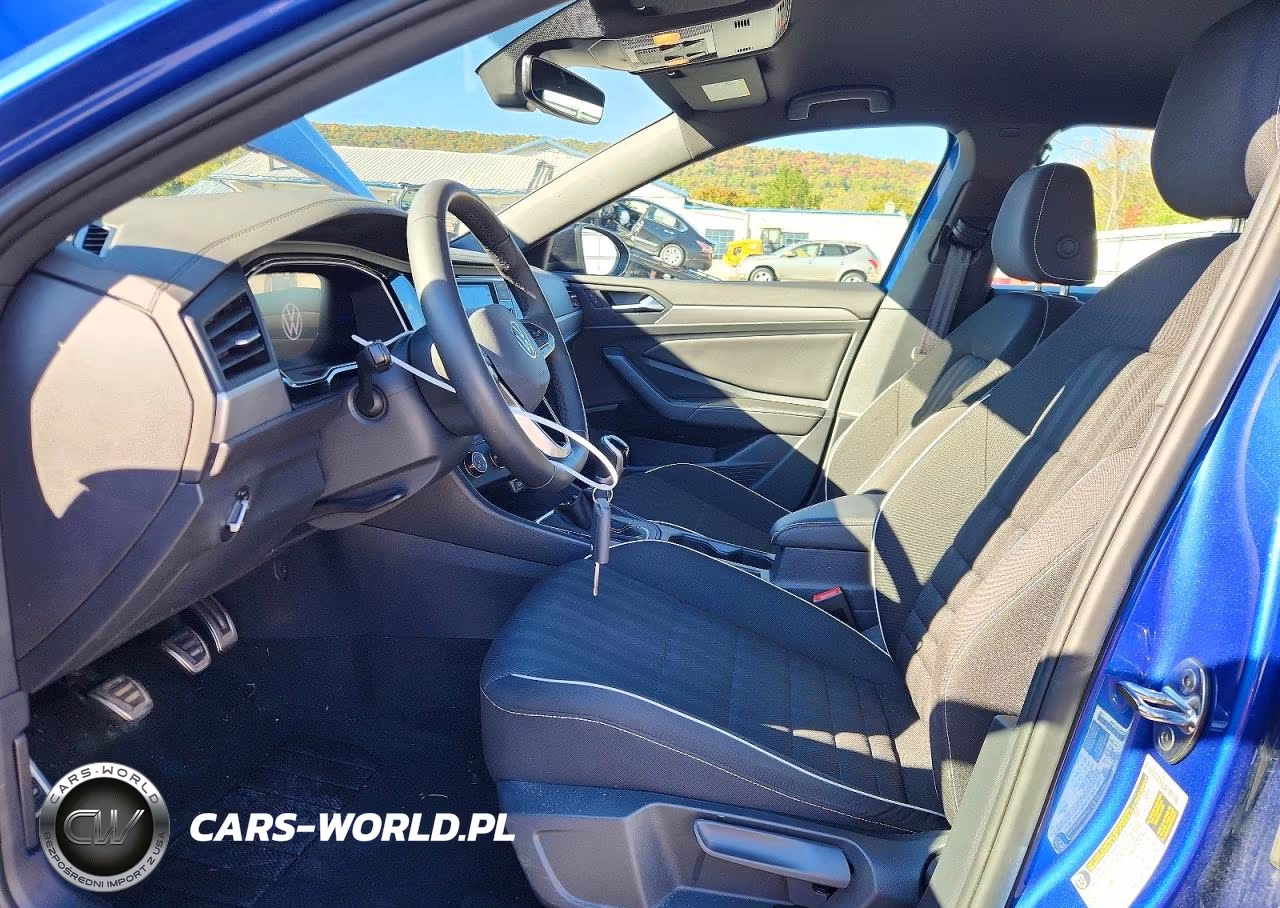 2024 Volkswagen Jetta Sport VIN:3VWAM7BU2RM067921 - 7