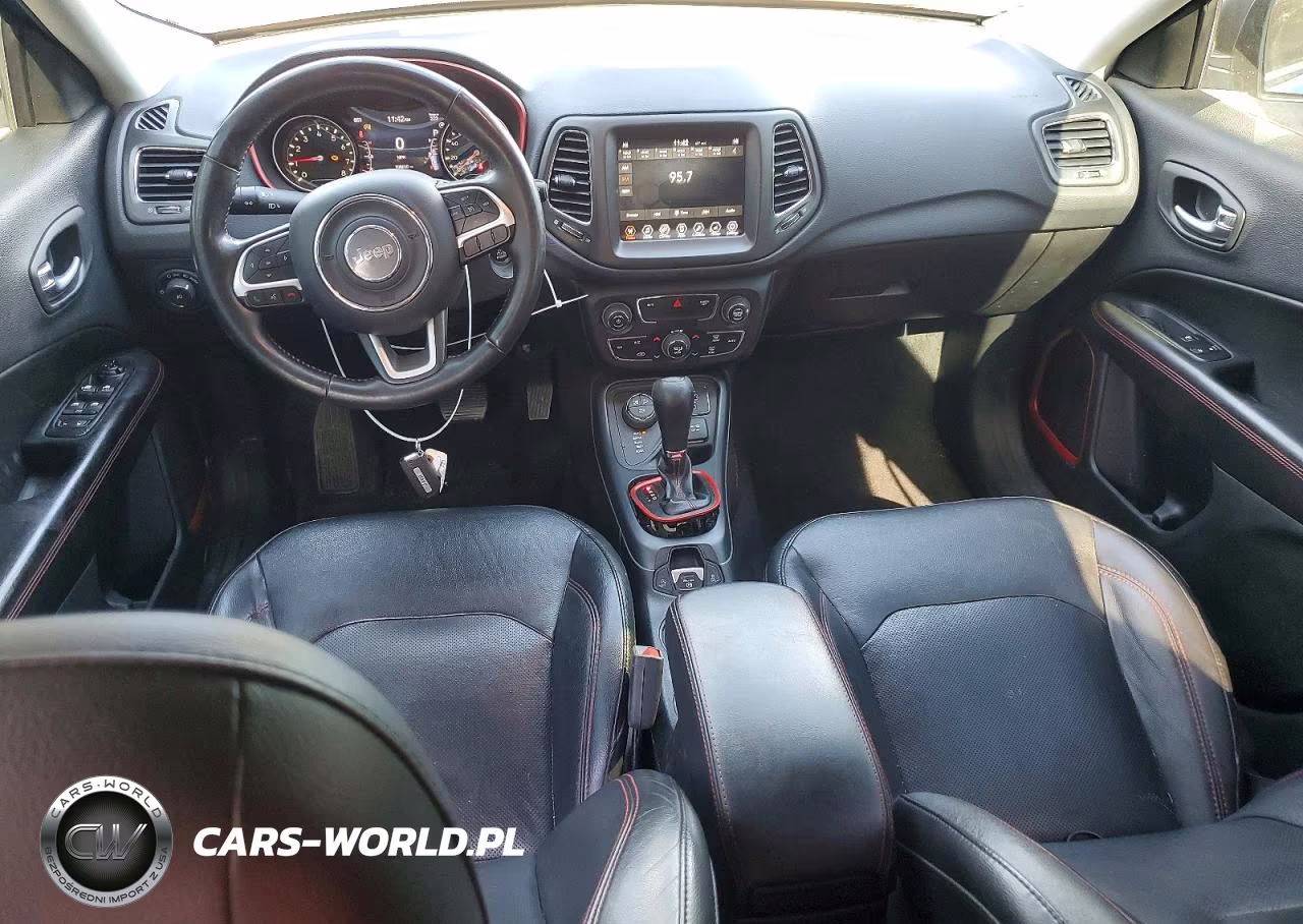 2018 Jeep Compass Trailhawk VIN:3C4NJDDB6JT481902 - 8
