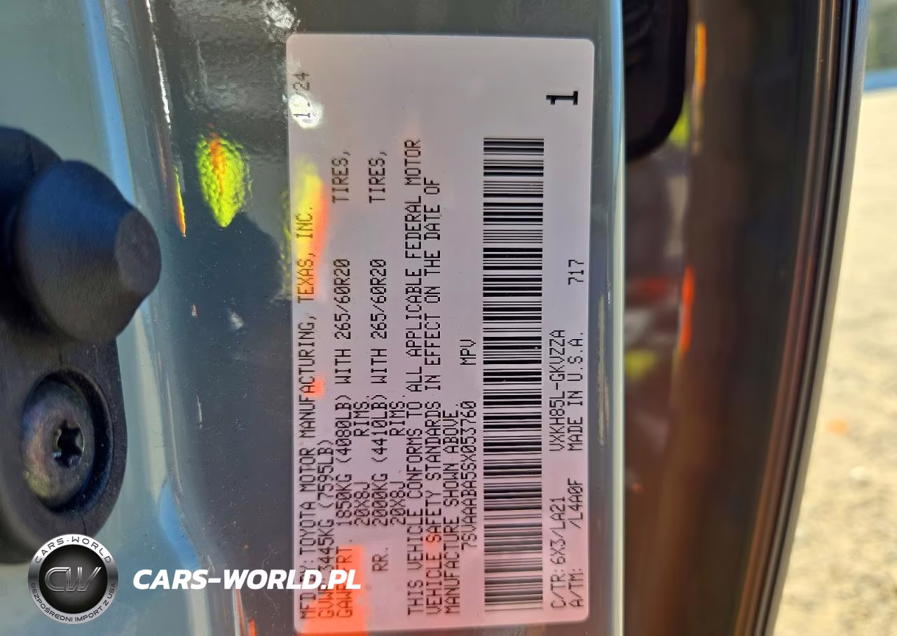2025 Toyota Sequoia Platinum VIN:7SVAAABA5SX053760 - 13
