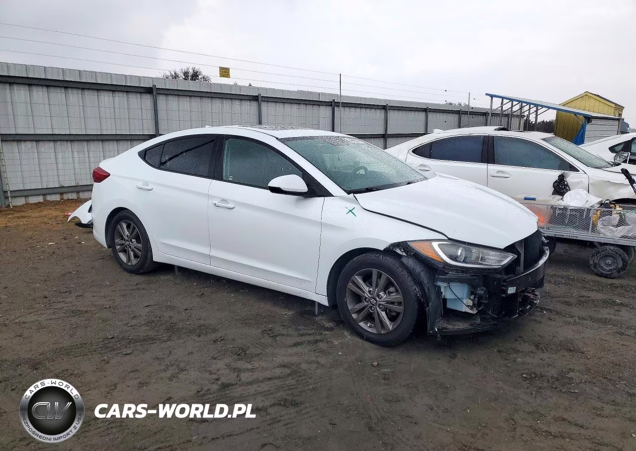 2018 Hyundai Elantra Value Edition VIN:5NPD84LF6JH261400 - 4