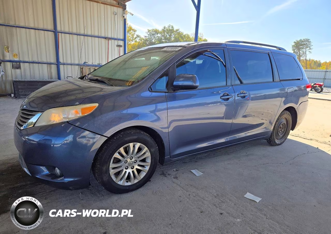 2014 Toyota Sienna Xle 8-Passenger – zdjęcie 1 z 13